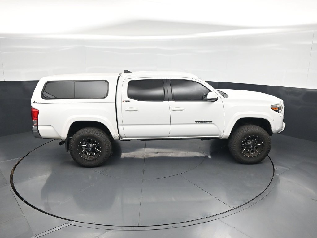 Used 2017 Toyota Tacoma SR5 w/ Tow Package AWD/4WD image 34
