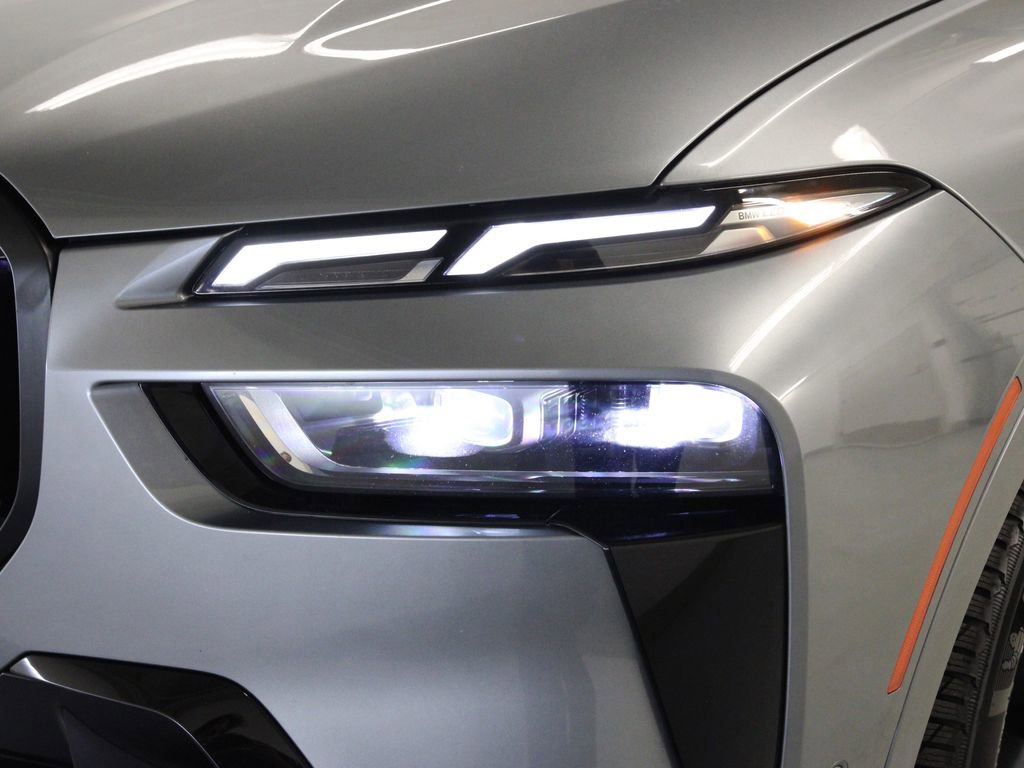 Used 2023 BMW X7 xDrive40i w/ Executive Package image 9