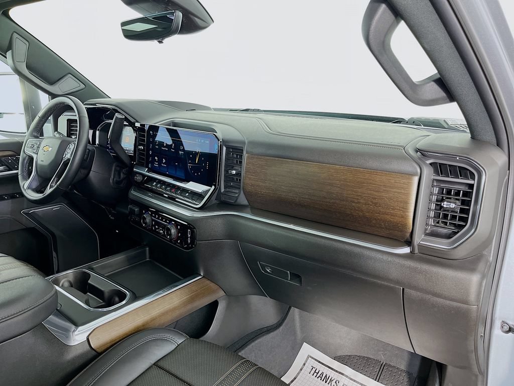 Used 2025 Chevrolet Silverado 3500 High Country w/ High Country Premium Package AWD/4WD image 37