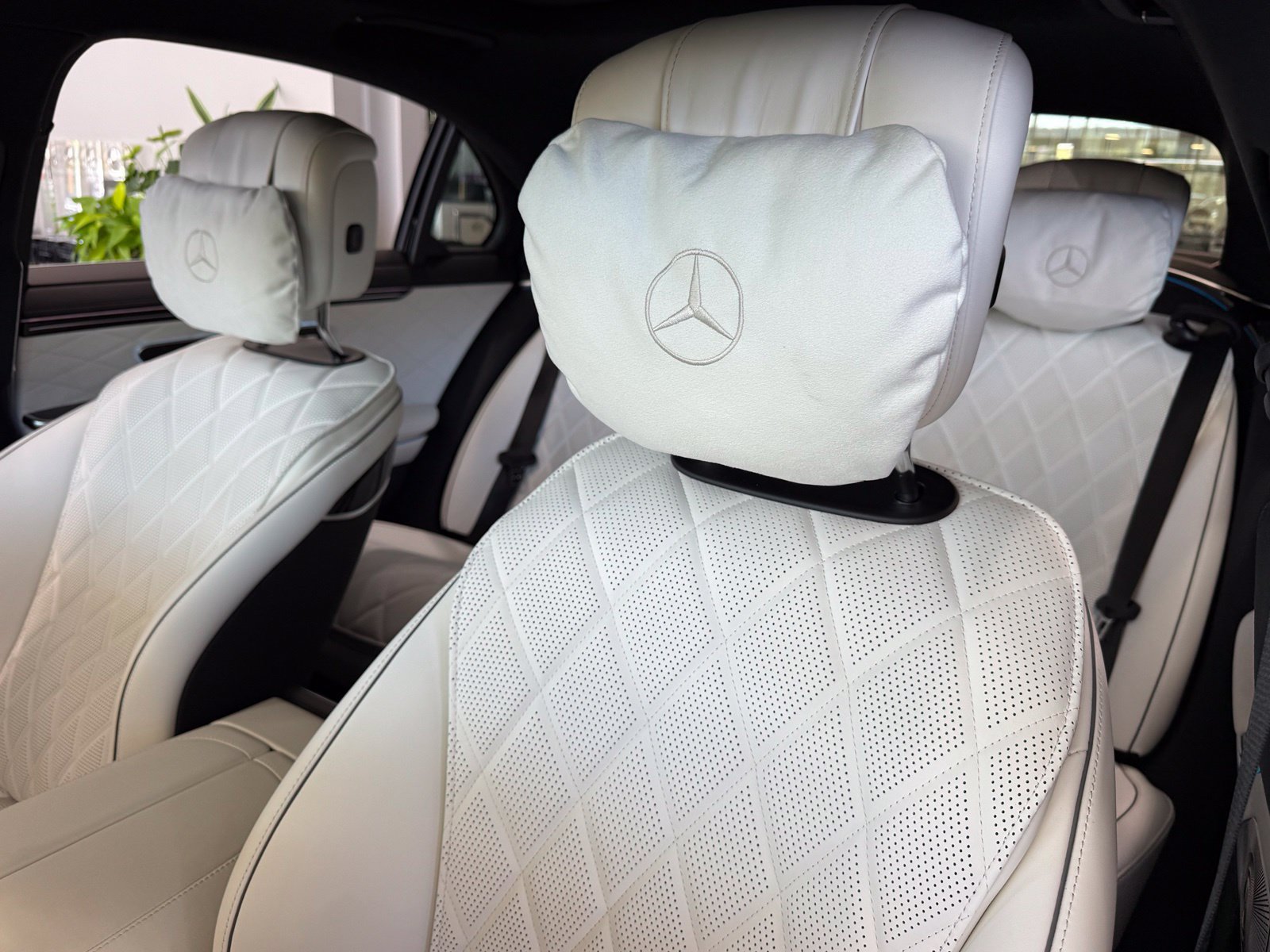 New 2027 Mercedes-Benz S 580 4MATIC Sedan image 16