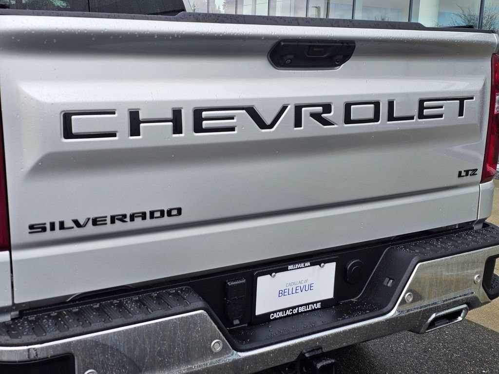 Used 2022 Chevrolet Silverado 1500 LTZ w/ LTZ Premium Package AWD/4WD image 15
