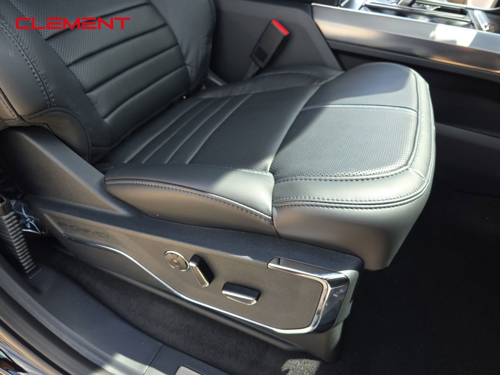 New 2025 Ford F150 Platinum w/ Equipment Group 702A High image 39