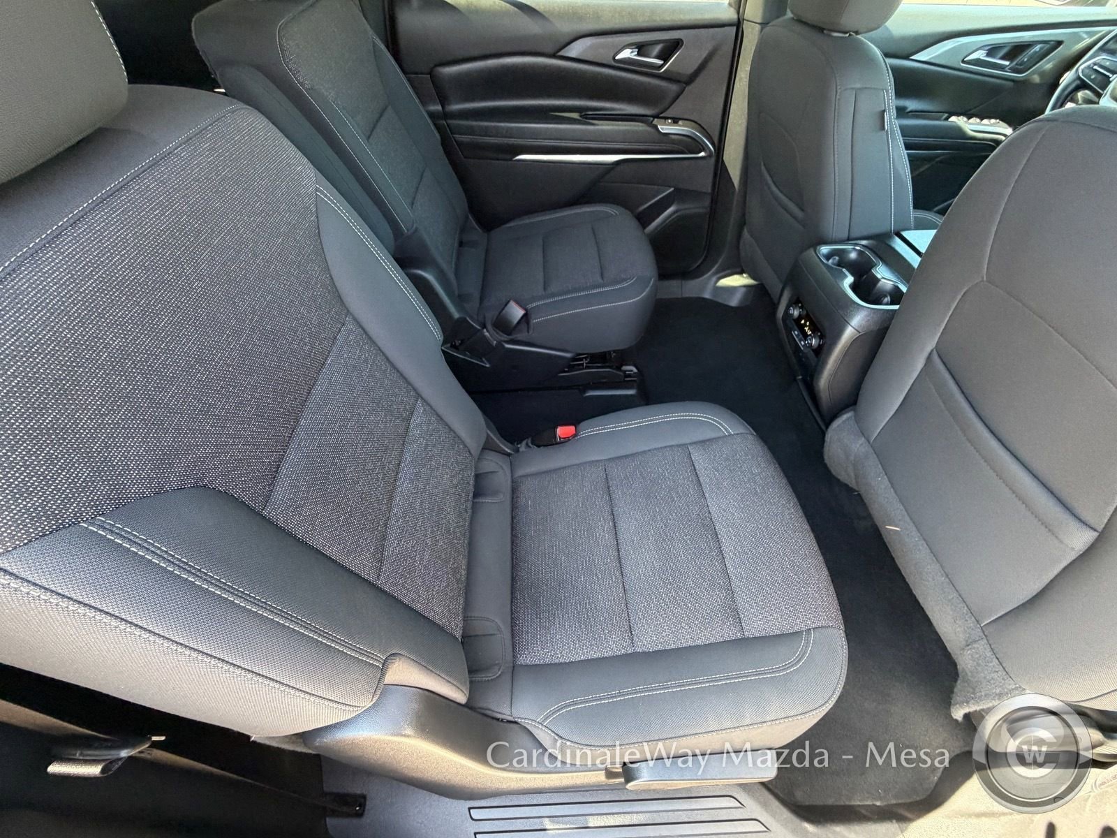 Used 2025 Chevrolet Traverse LT image 12