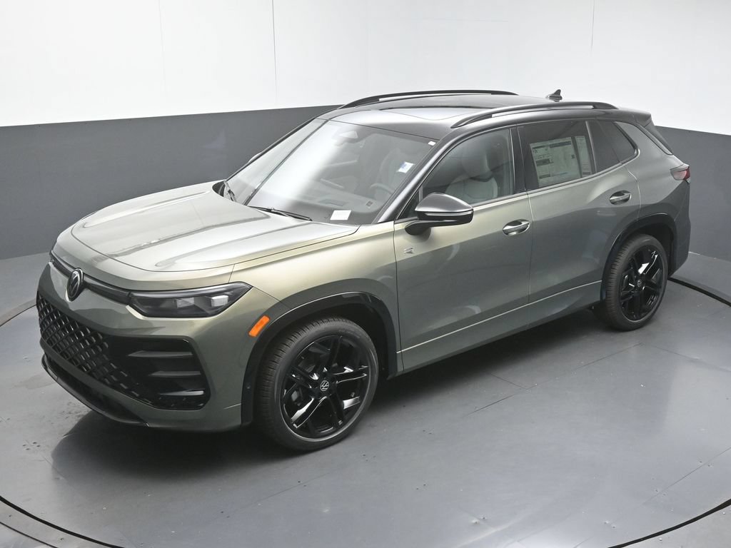 New 2026 Volkswagen Tiguan SE R-Line FWD image 48