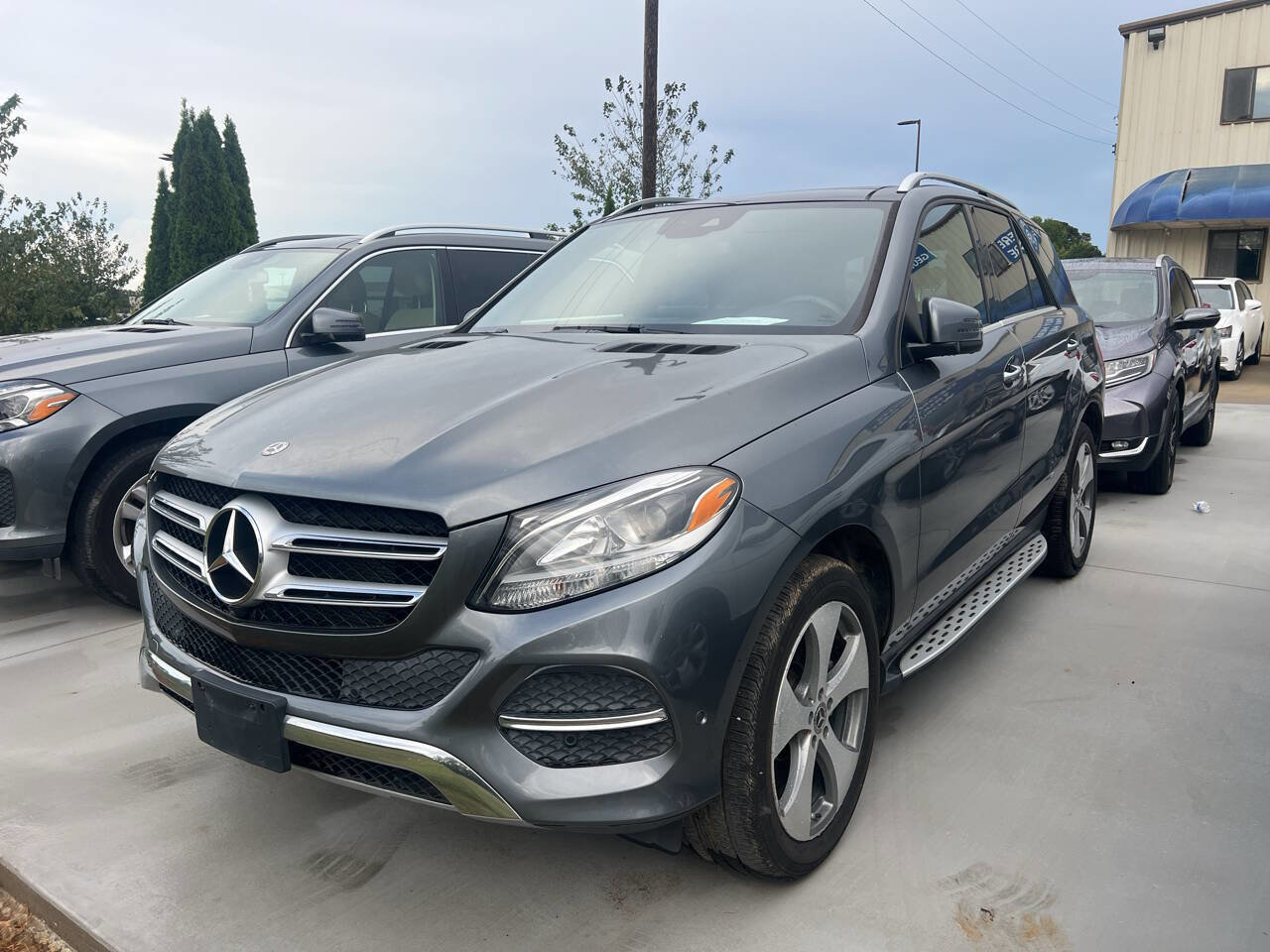 Used 2019 Mercedes-Benz GLE 400 4MATIC image 1