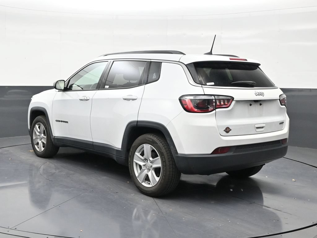 Used 2022 Jeep Compass Latitude FWD image 3