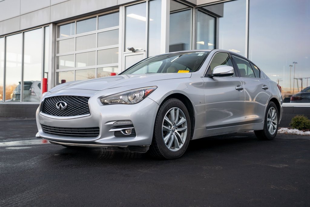 Used 2015 INFINITI Q50 Premium w/ Navigation Package image 3