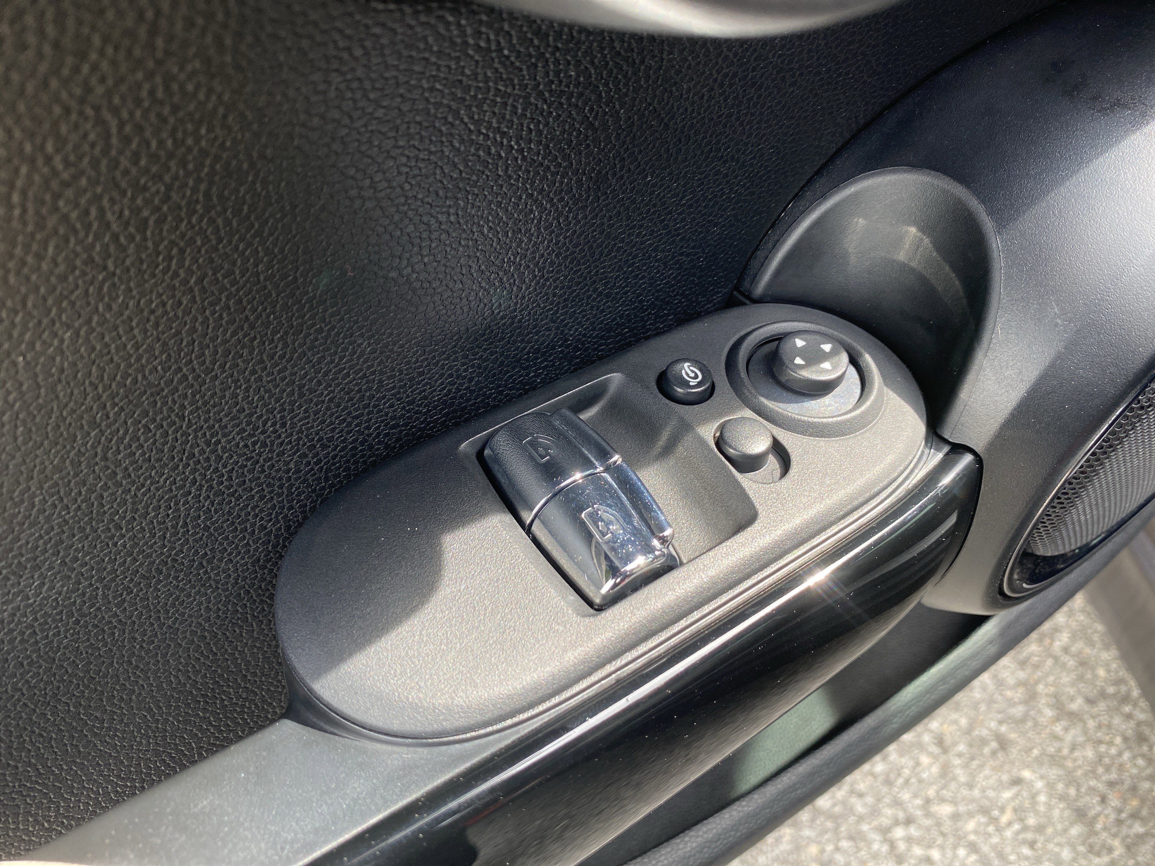 Used 2022 MINI Cooper SE image 25