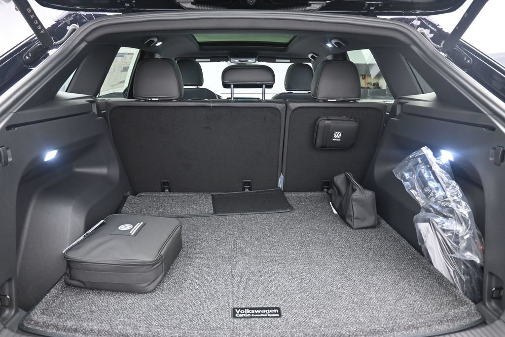 New 2026 Volkswagen Atlas Cross Sport SE FWD image 30
