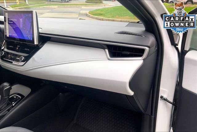 Used 2025 Toyota Corolla SE w/ SE Premium Package image 16