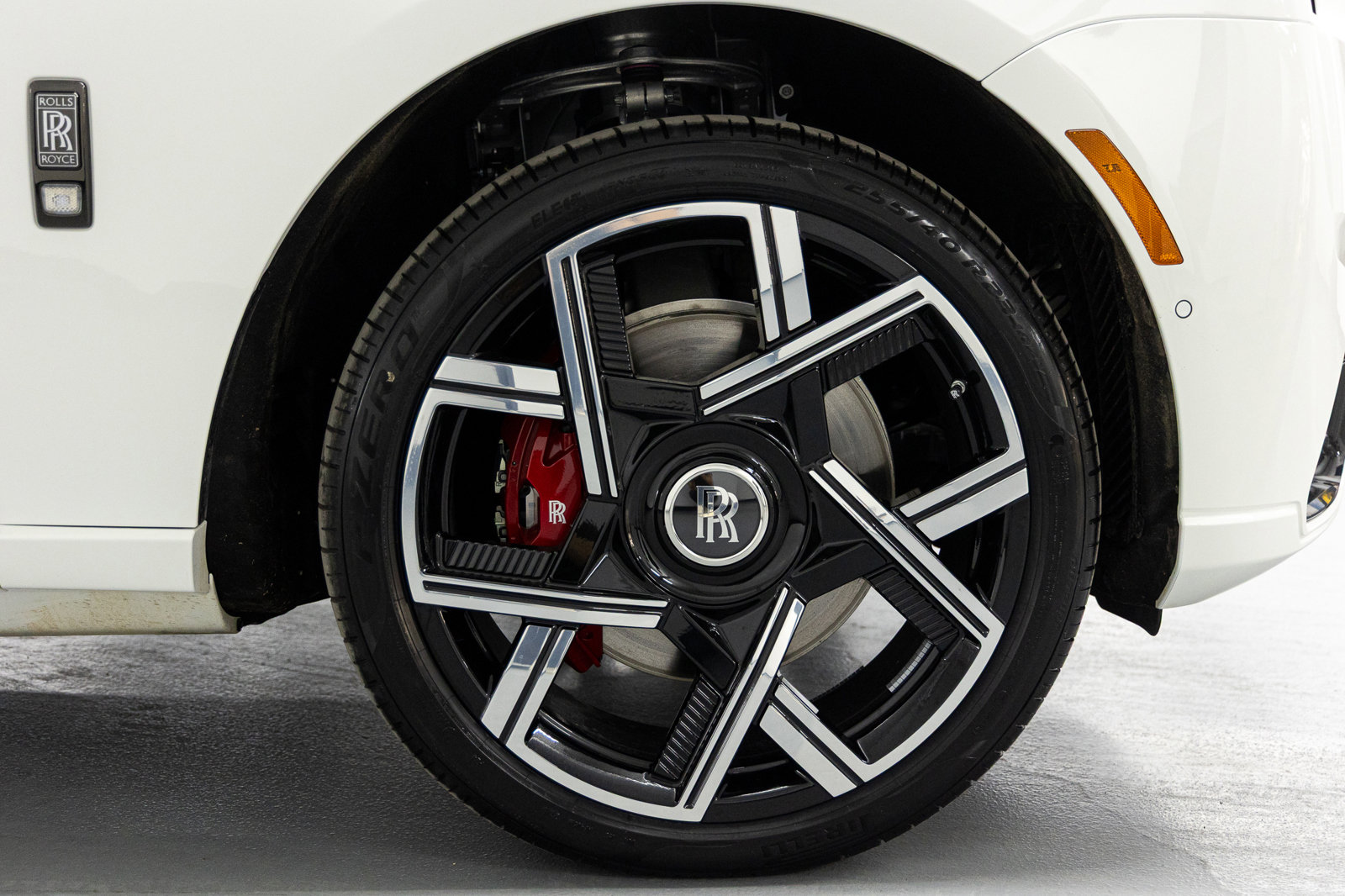 New 2026 Rolls-Royce Cullinan Black Badge image 26