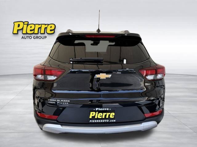 Used 2025 Chevrolet TrailBlazer LT AWD/4WD image 3