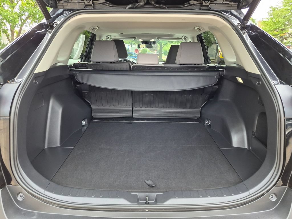 Used 2023 Toyota RAV4 XLE w/ Convenience Package AWD/4WD image 30