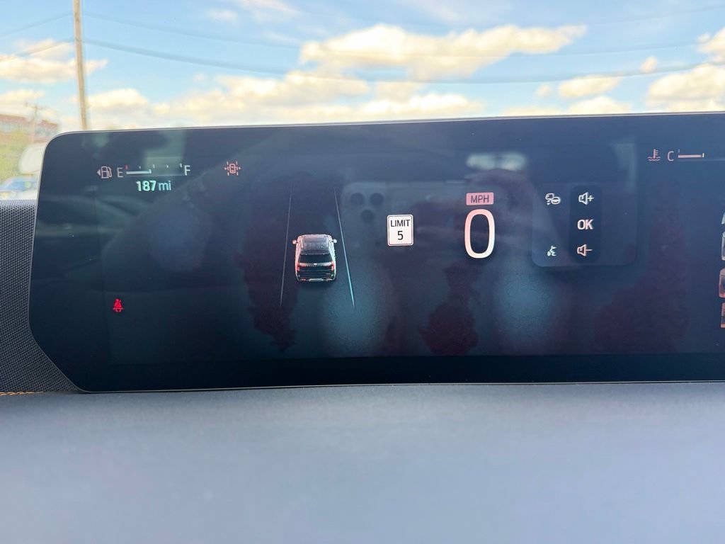 Used 2025 Ford Expedition Tremor AWD/4WD image 15