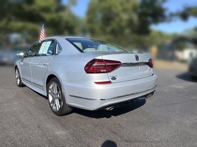 Used 2017 Volkswagen Passat 1.8T R-Line w/ R-Line Lighting Package FWD image 5