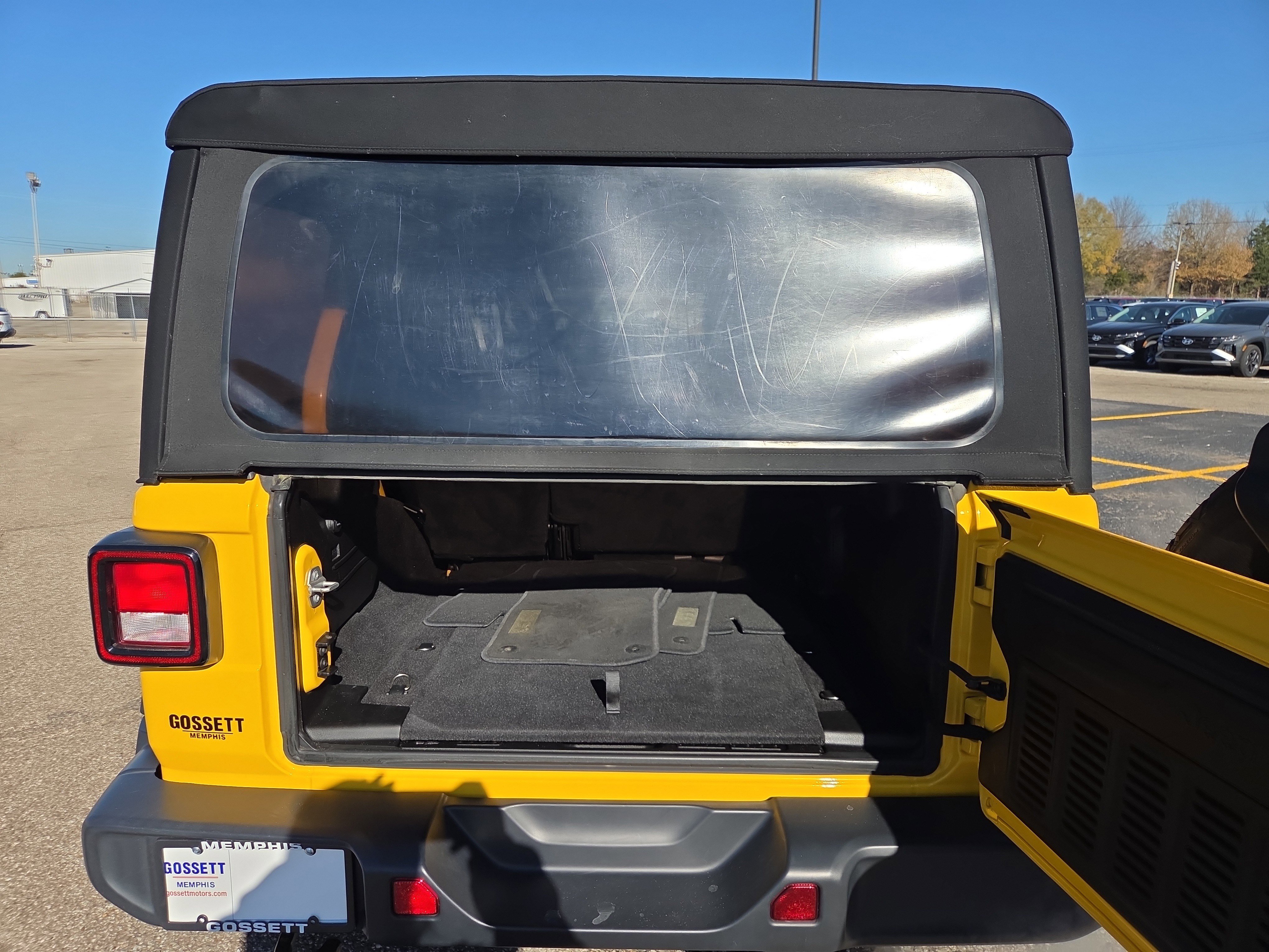 Used 2018 Jeep Wrangler Unlimited Sahara image 8