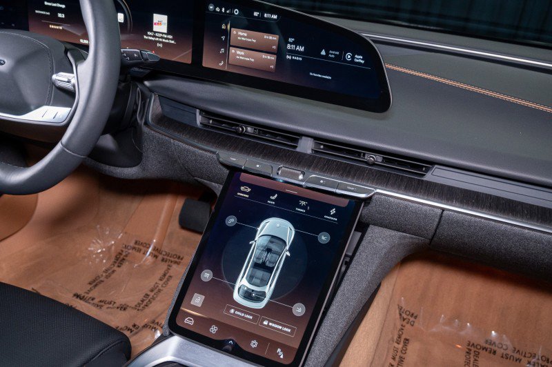 Used 2025 Lucid Air Touring image 22