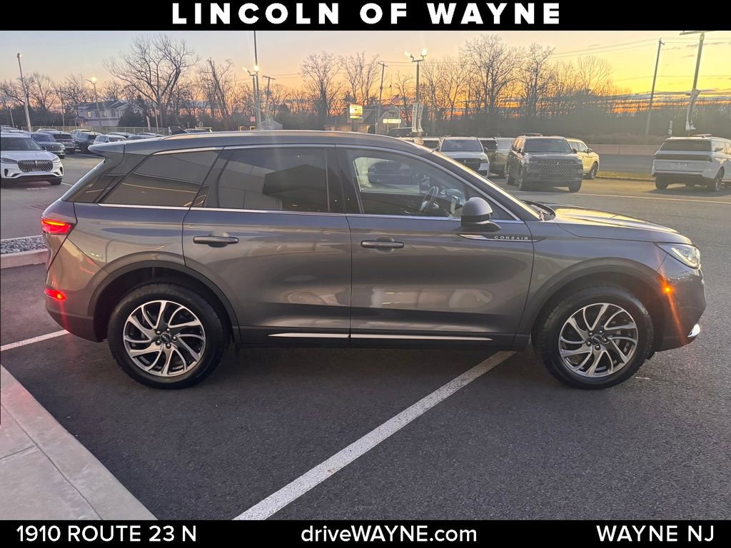 Certified 2022 Lincoln Corsair AWD w/ Equipment Group 101A image 8