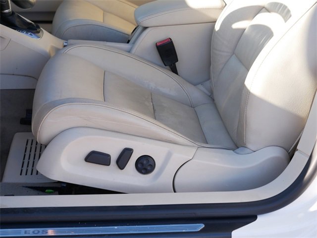 Used 2014 Volkswagen Eos Executive image 14