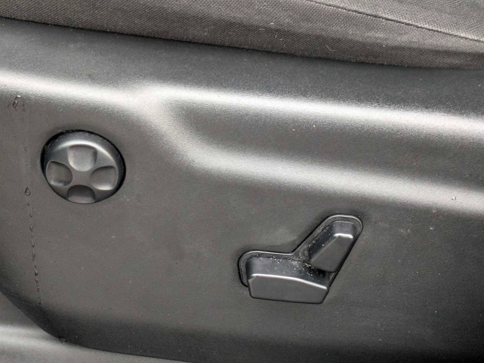 Used 2020 Dodge Durango SXT image 16