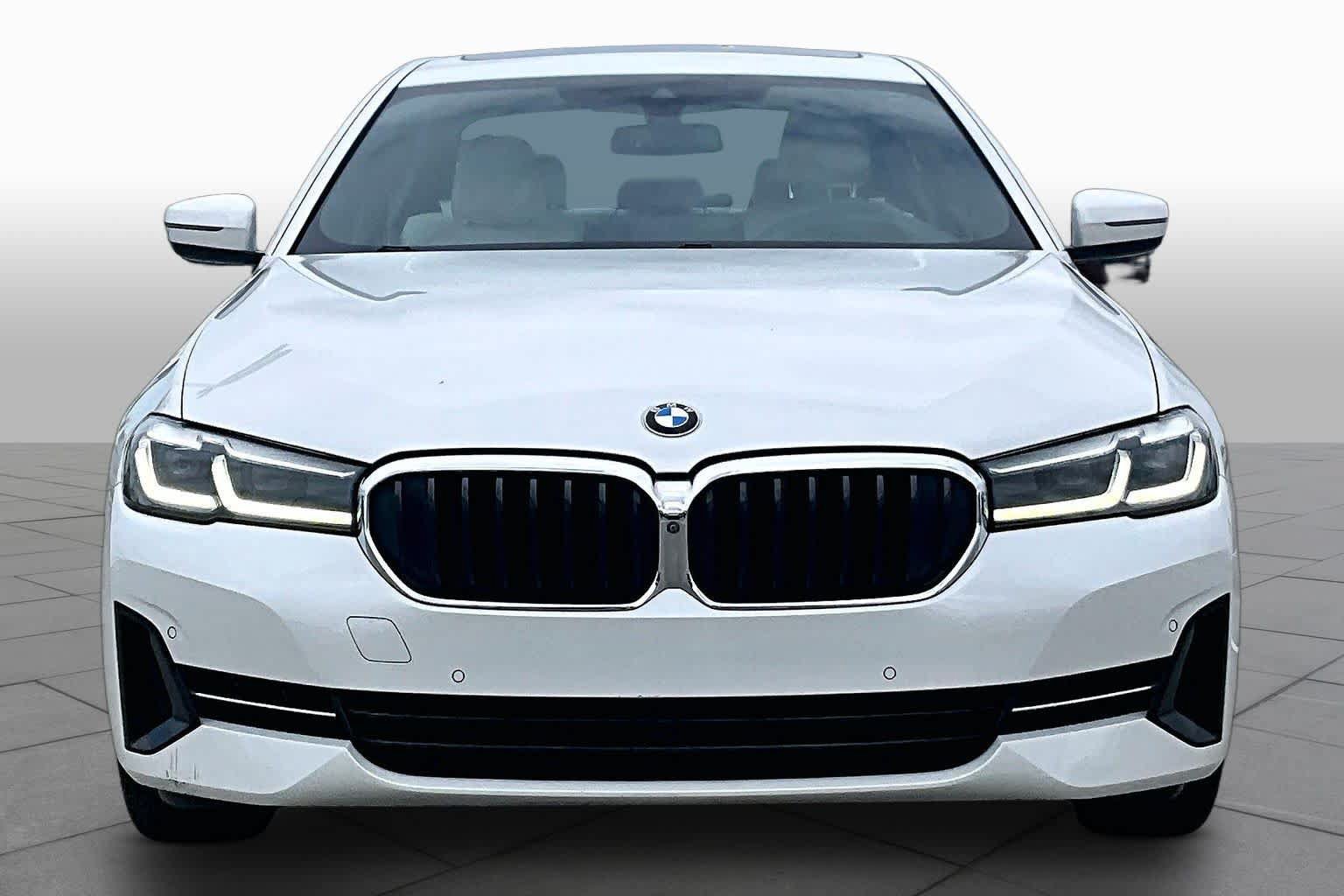 Used 2021 BMW 540i w/ Premium Package RWD image 3