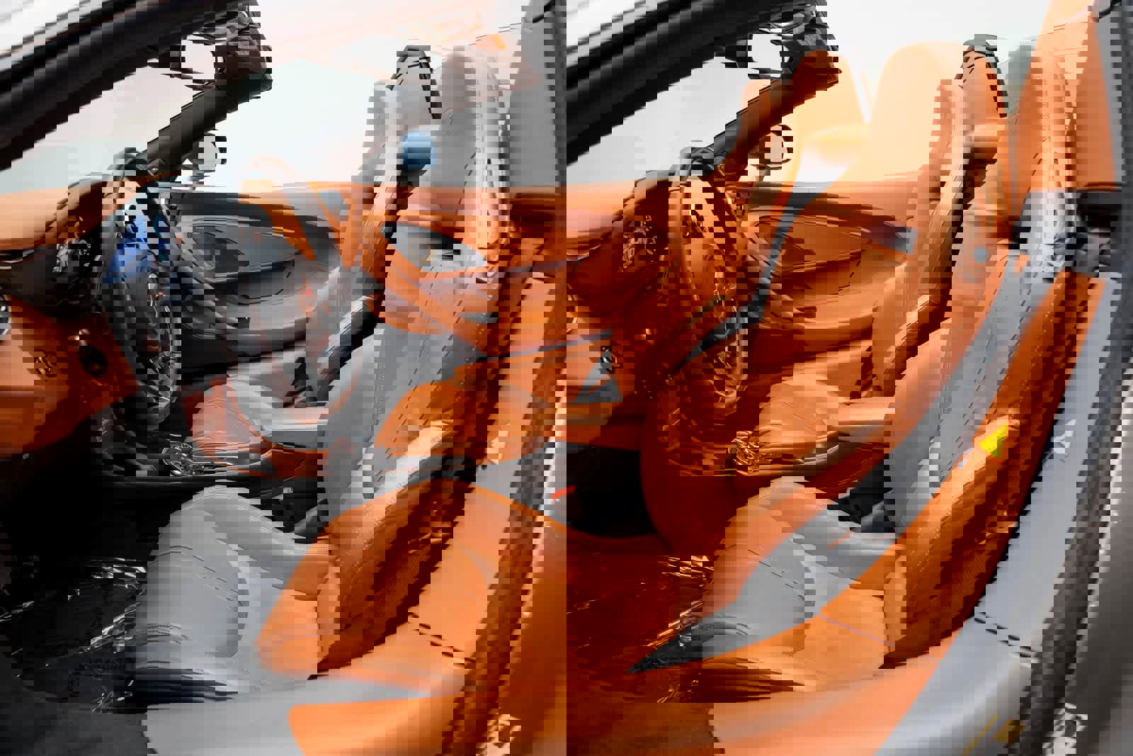 Used 2018 McLaren 570S Spider image 11