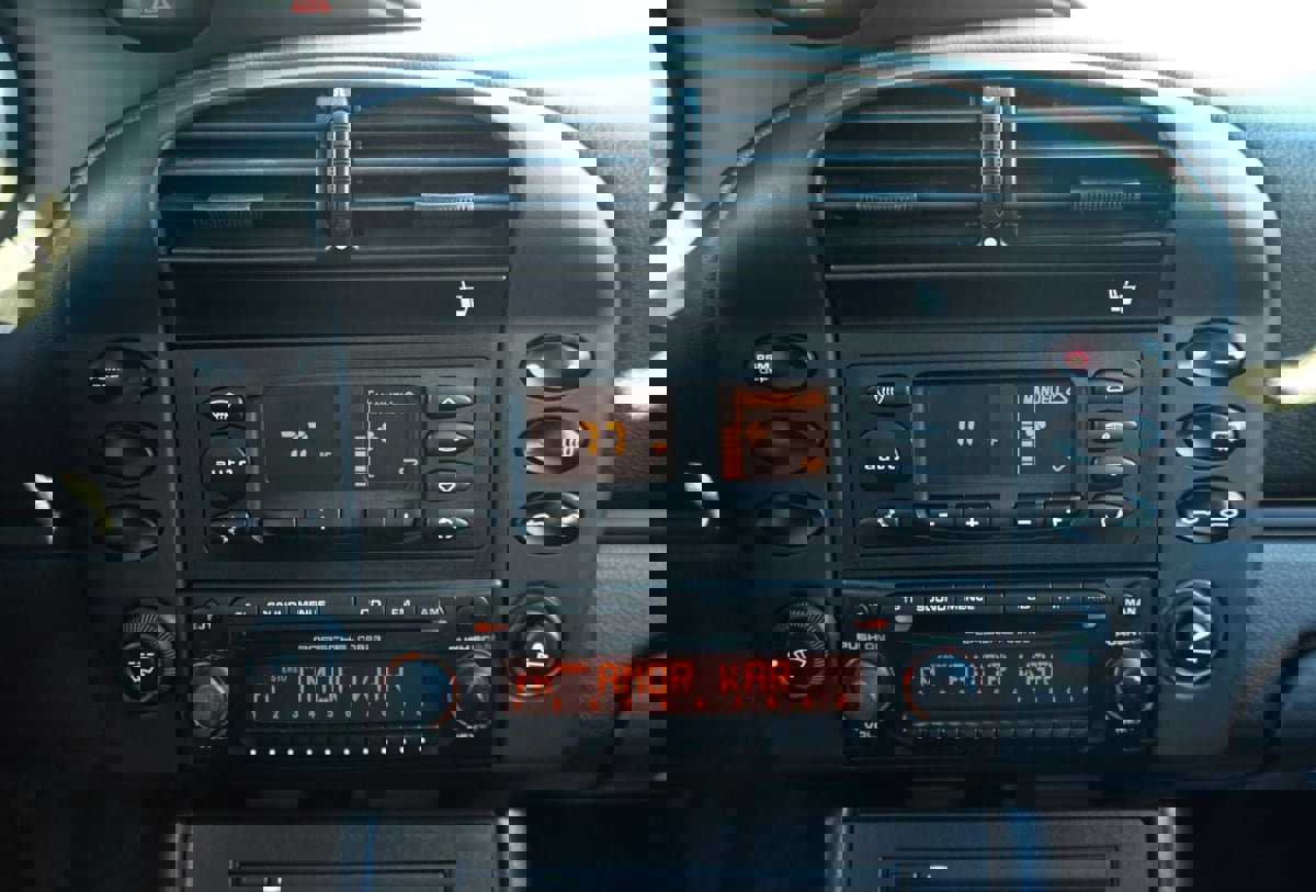 Used 2004 Porsche Boxster S image 25