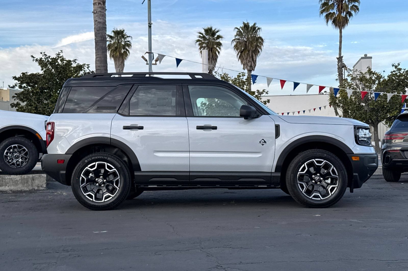 New 2026 Ford Bronco Sport Outer Banks w/ Outer Banks Tech Package+ AWD/4WD image 2