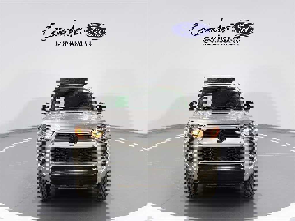 Used 2020 Toyota 4Runner Venture w/ Moonroof Package image 3