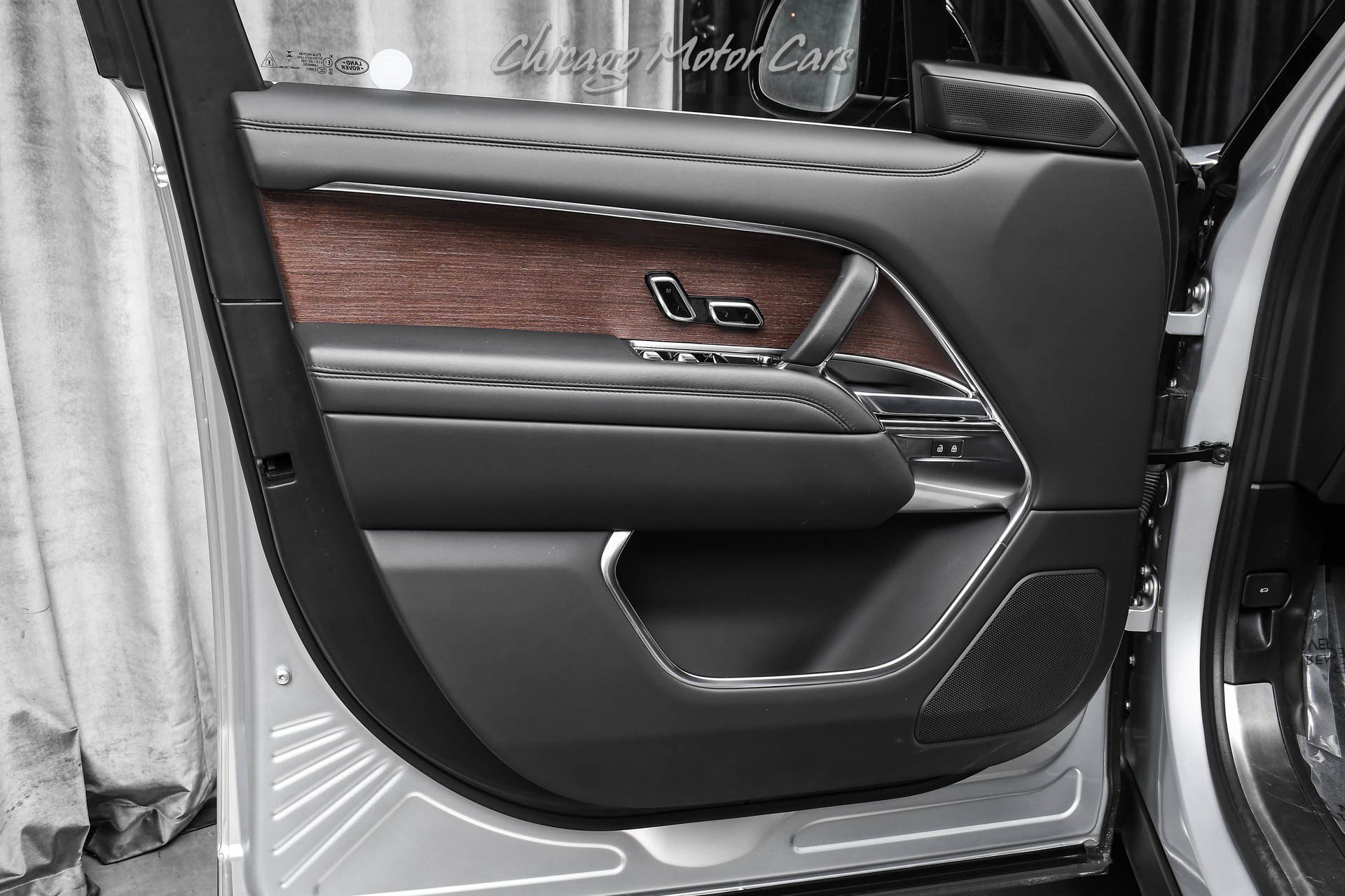 Used 2024 Land Rover Range Rover SE image 32