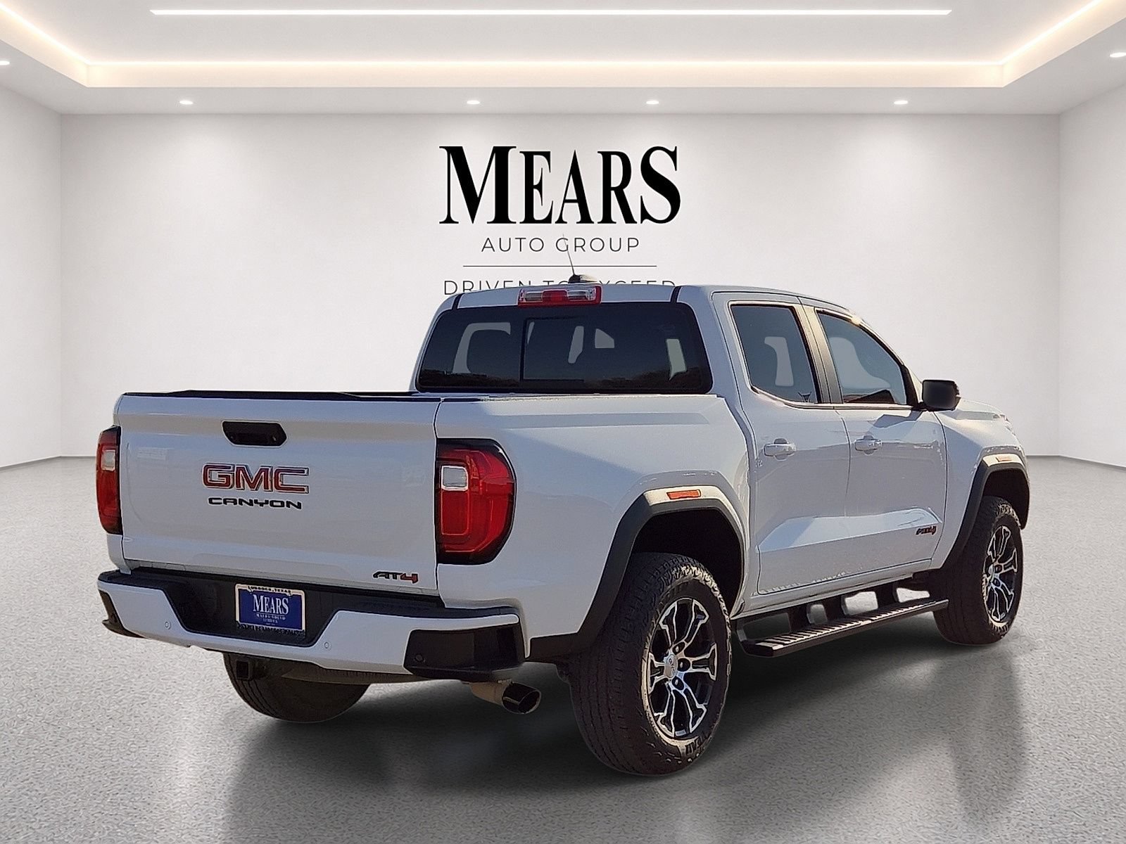 Used 2024 GMC Canyon AT4 w/ Technology Package AWD/4WD image 5