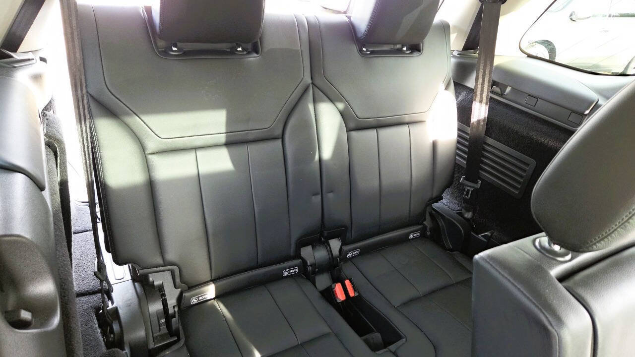 Used 2019 Land Rover Discovery SE AWD/4WD image 41