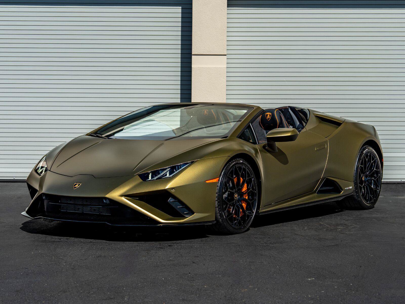 Used 2023 Lamborghini Huracan EVO RWD image 3