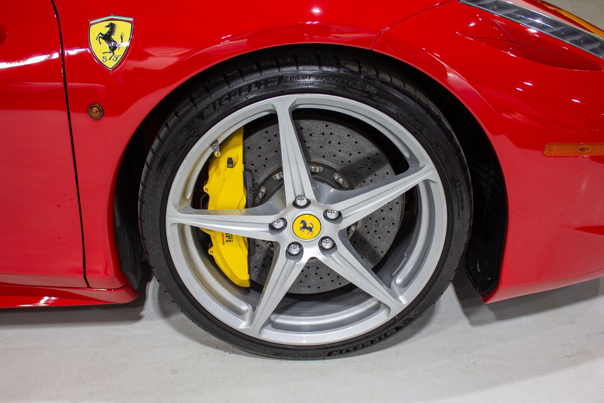 Used 2014 Ferrari 458 Italia Coupe RWD image 39