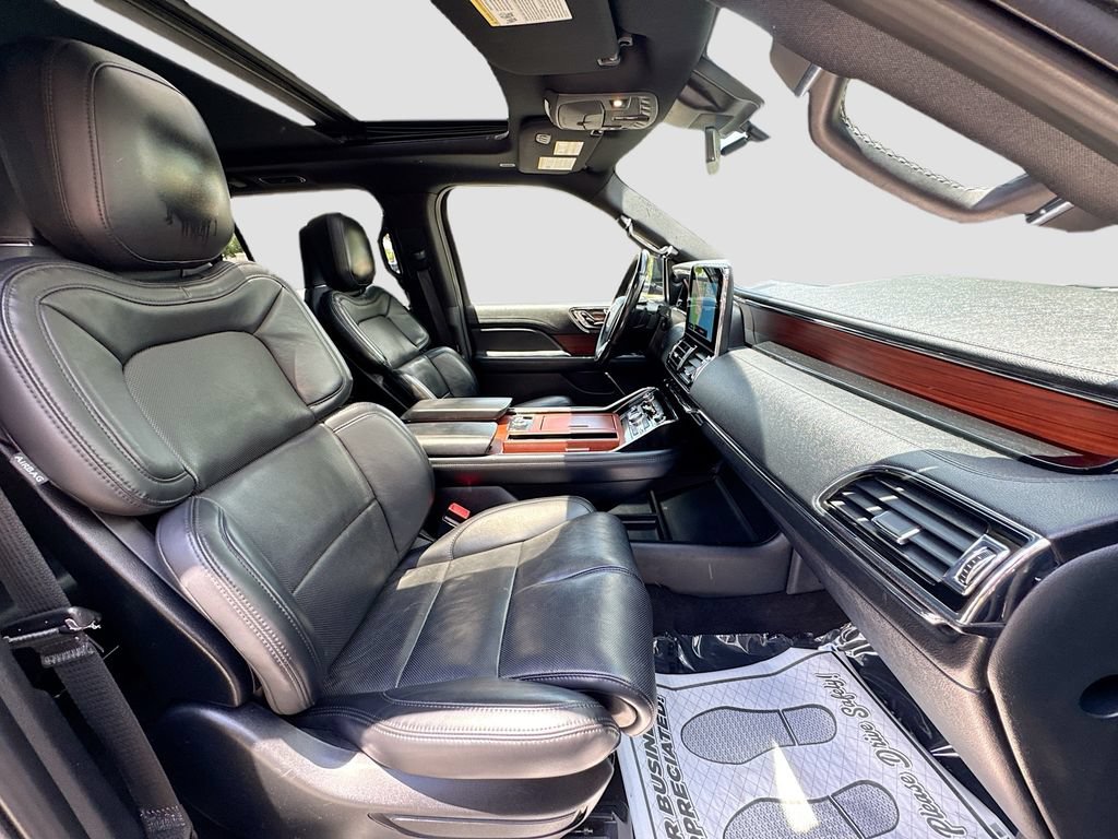 Used 2021 Lincoln Navigator Reserve AWD/4WD image 32