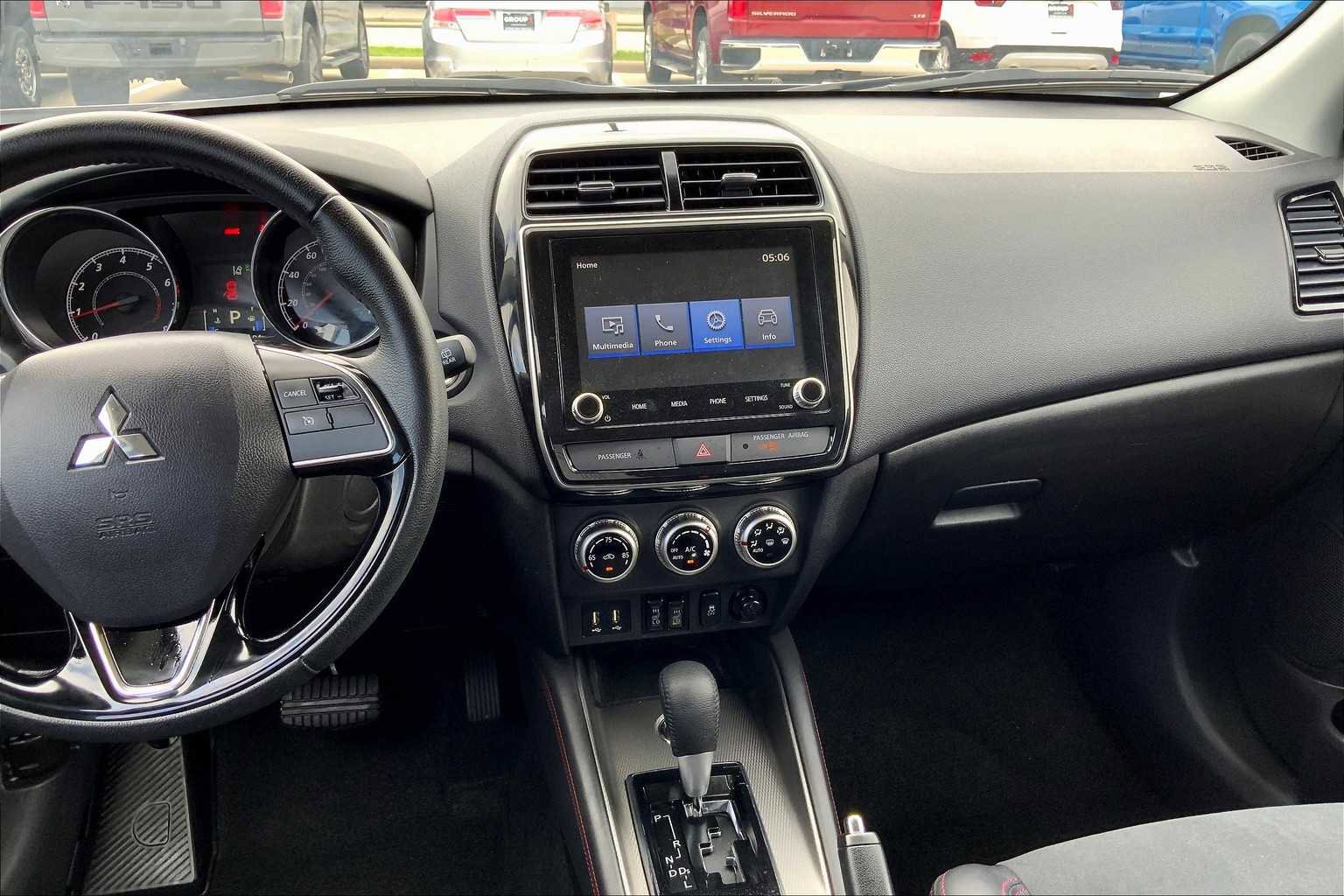 Used 2024 Mitsubishi Outlander Sport SE image 6