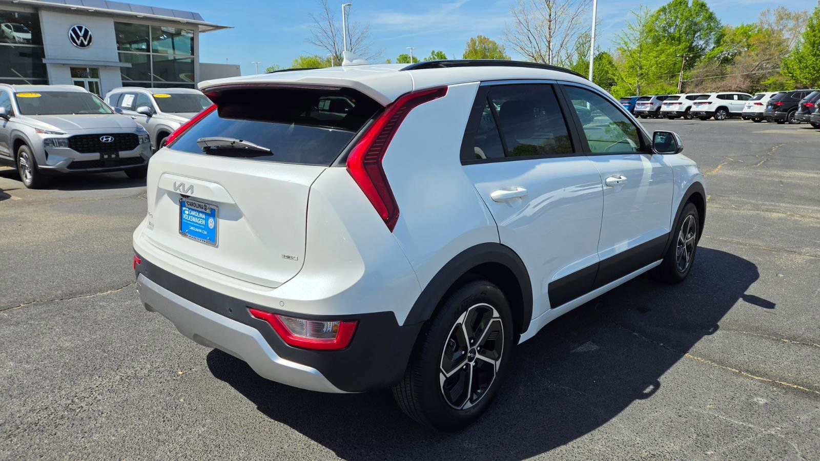 Used 2023 Kia Niro EX image 6