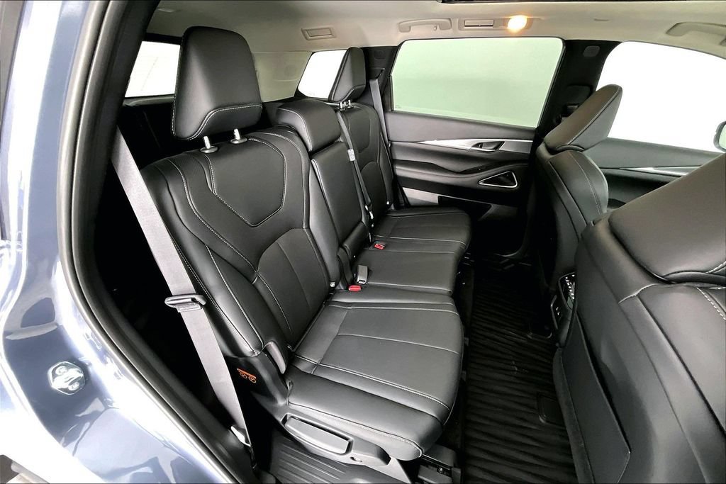 New 2027 INFINITI QX60 Luxe w/ Cargo Package FWD image 9