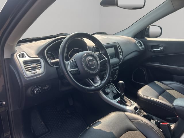 Used 2018 Jeep Compass Latitude w/ Popular Equipment Group AWD/4WD image 28