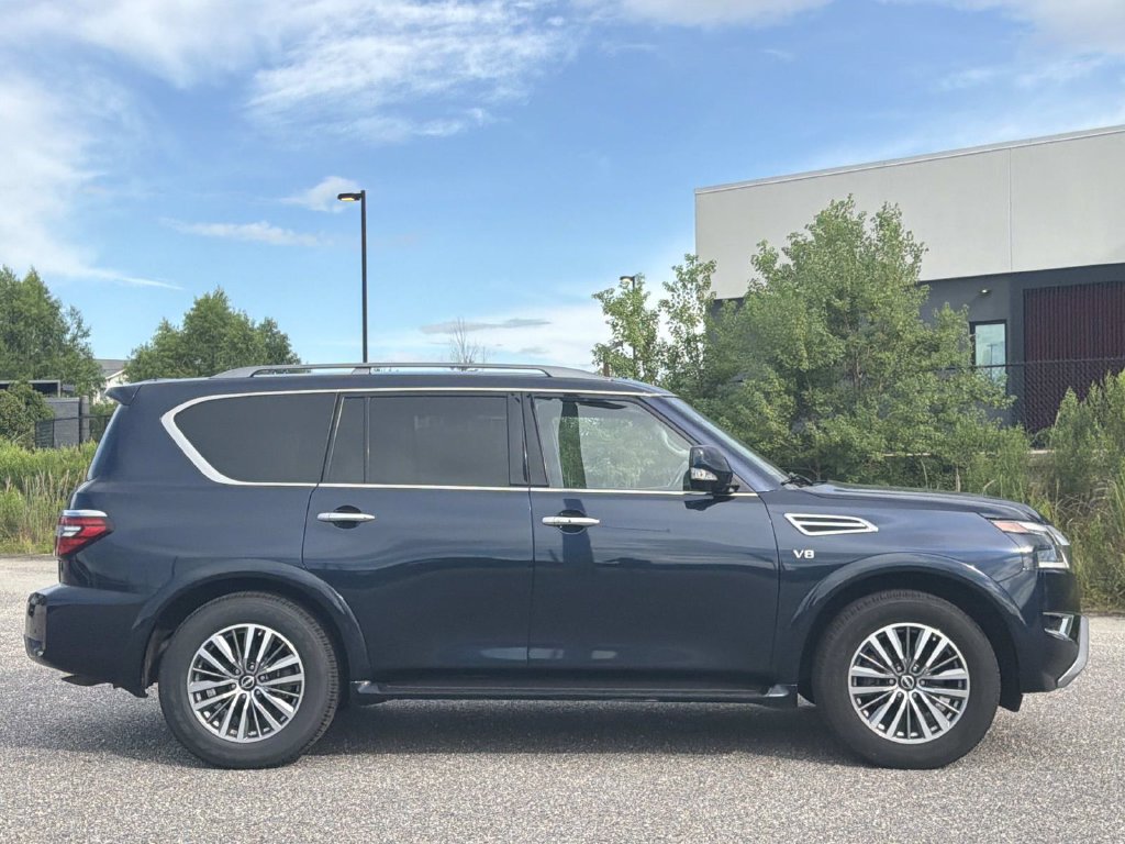 Used 2022 Nissan Armada SL w/ Captain's Chairs Package AWD/4WD image 3