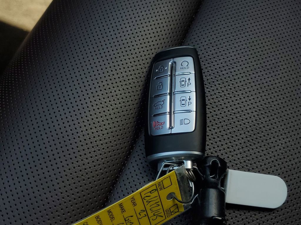 Used 2023 Genesis GV70 2.5T w/ Advanced Package AWD/4WD image 30