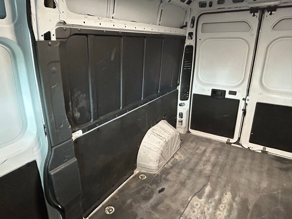 Used 2025 RAM ProMaster 2500 w/ Convenience Group image 12
