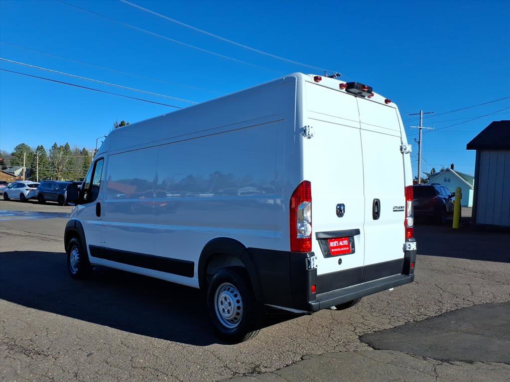 Used 2025 RAM ProMaster 2500 w/ Convenience Group FWD image 3