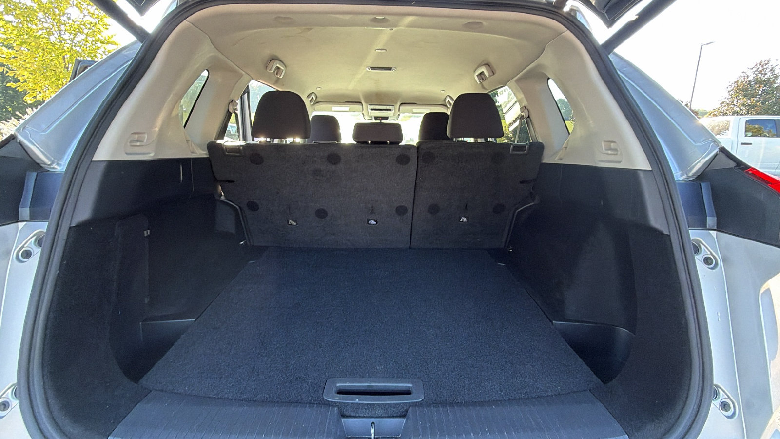 Used 2024 Nissan Rogue SV AWD/4WD image 13