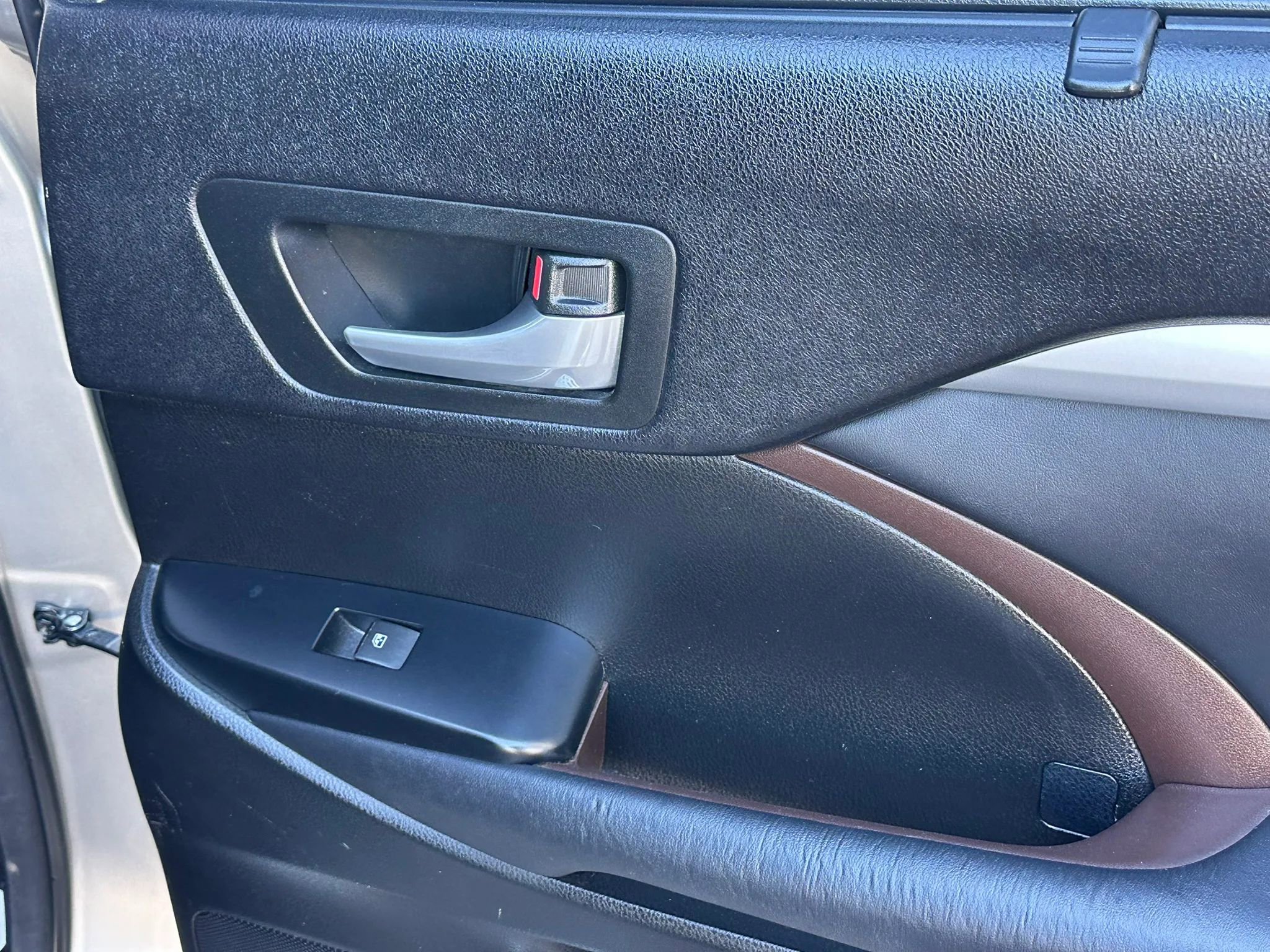 Used 2015 Toyota Highlander XLE image 25