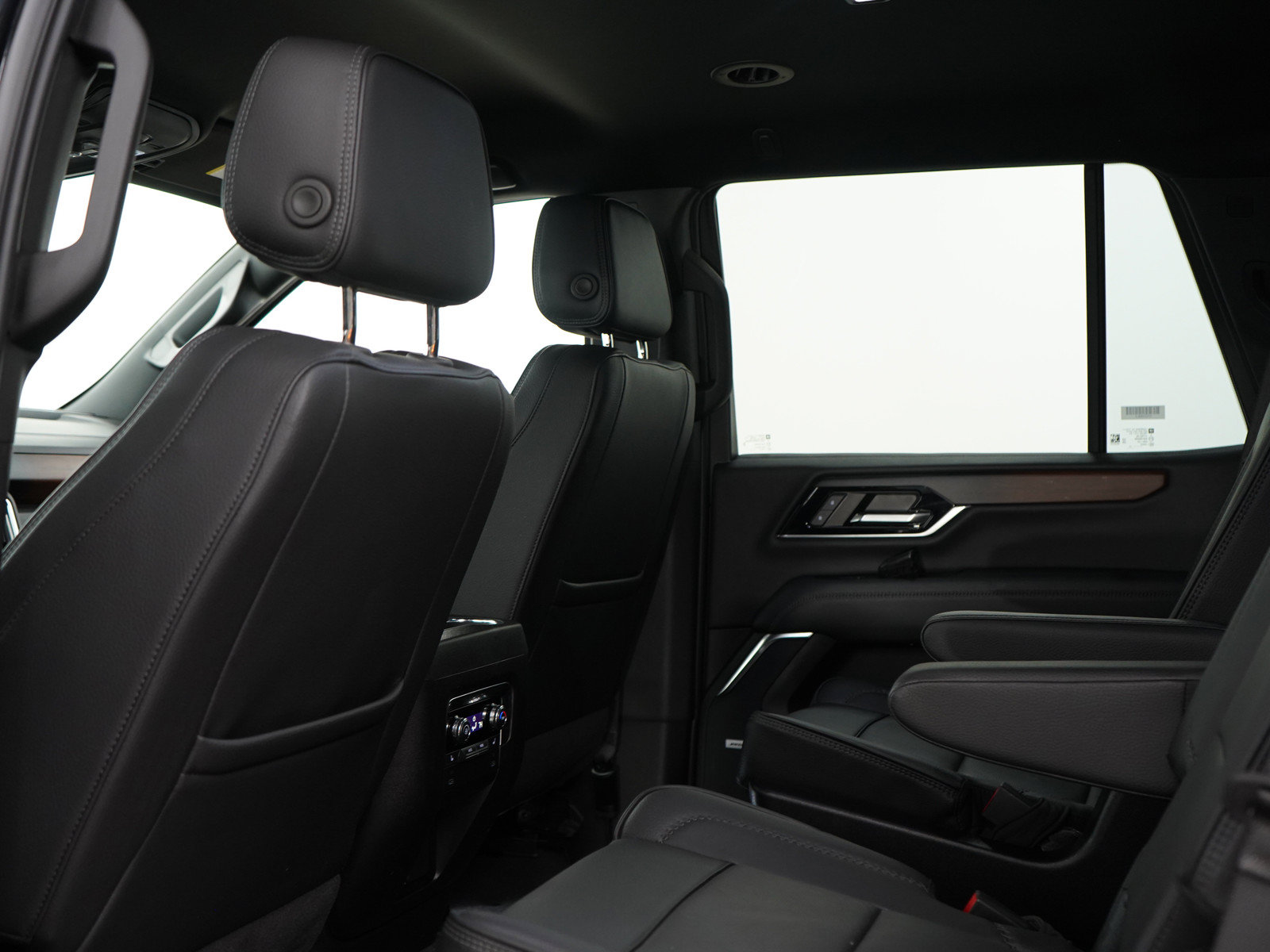 Used 2025 GMC Yukon Denali AWD/4WD image 18