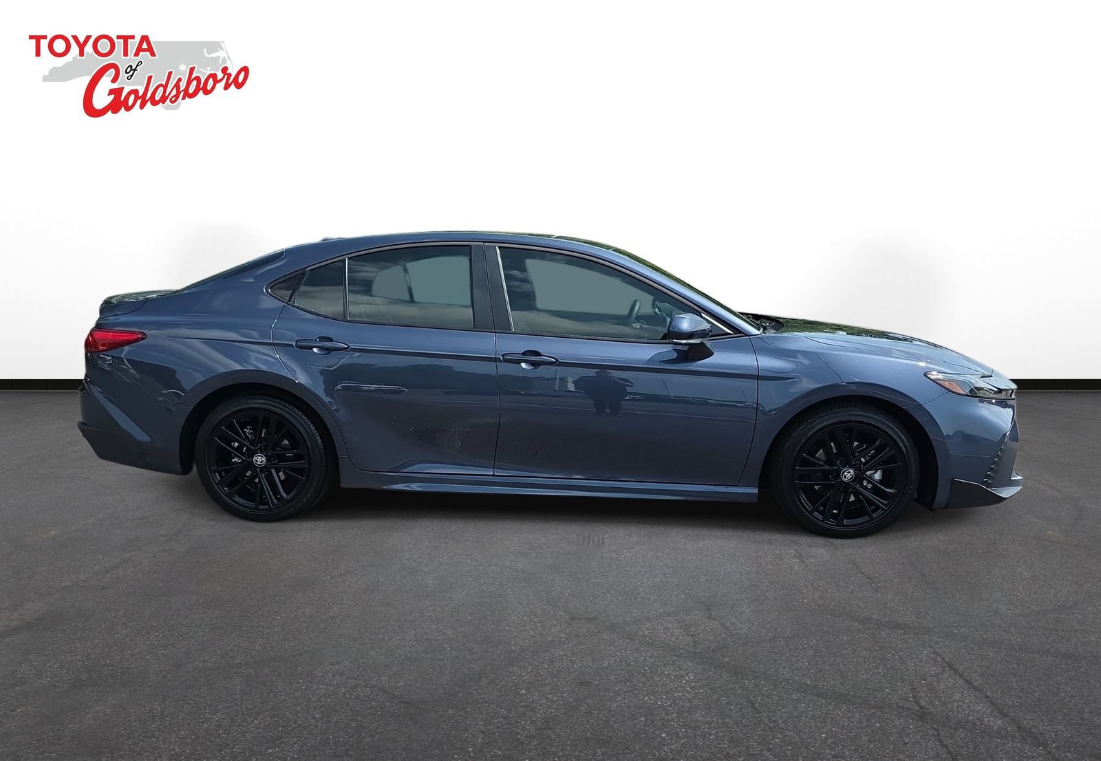 Used 2026 Toyota Camry SE w/ Convenience Package FWD image 4