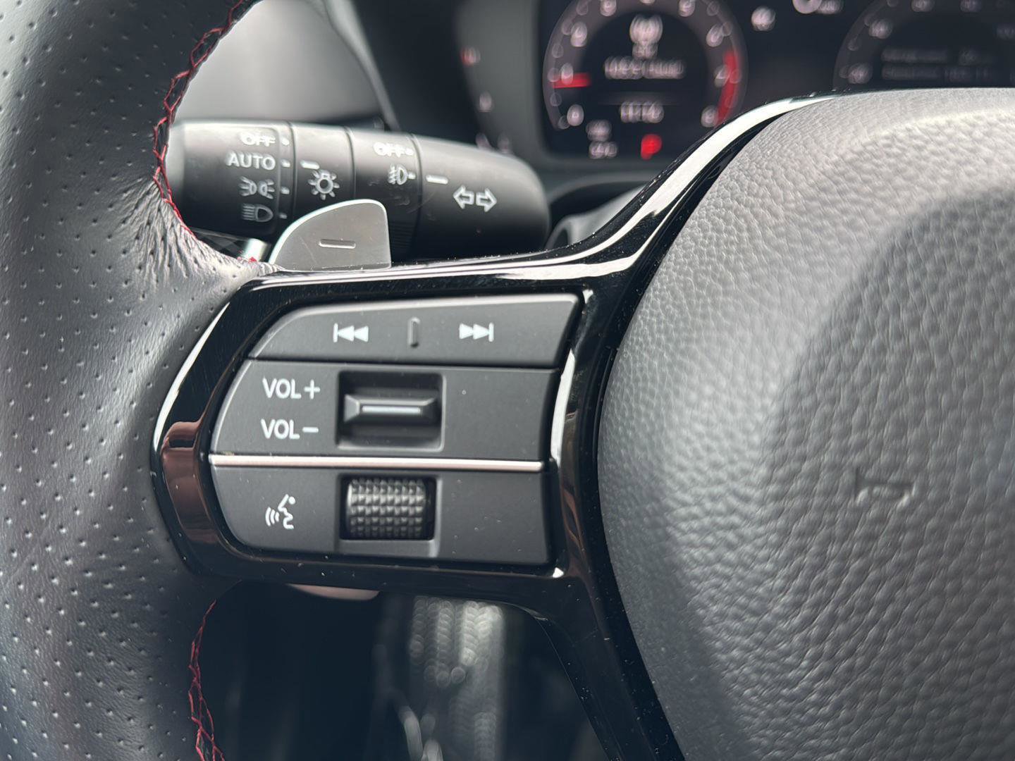 Certified 2025 Acura ADX A-Spec image 31