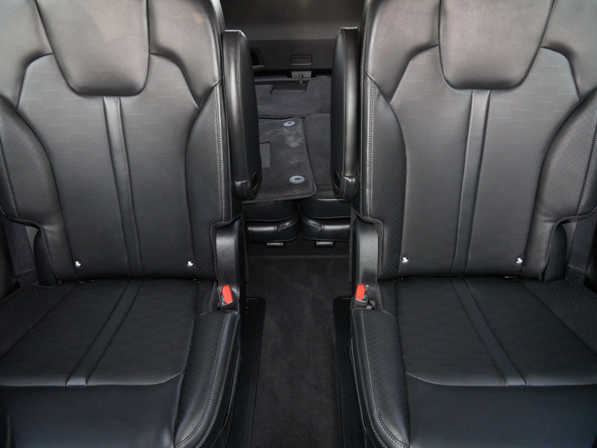 Used 2025 Kia Sorento SX AWD/4WD image 13