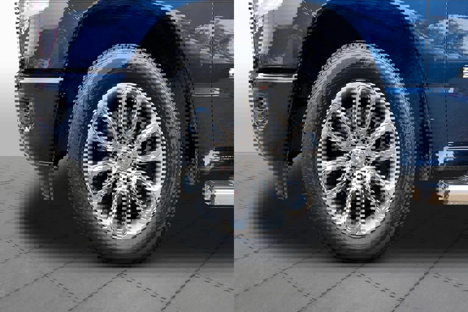 Used 2023 RAM 1500 Laramie AWD/4WD image 11